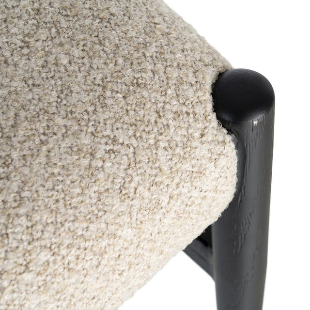 DISORE Polsterstuhl in Schwarz – Stoffdetail