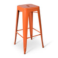 VARNIO – Orange / Metallsitz – vollständige Ansicht